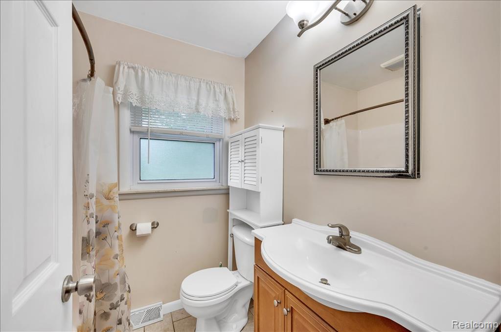 3972 Joslyn Road, Lake Orion, MI — Photo 12
