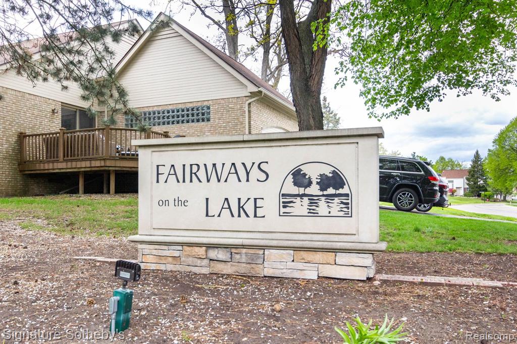 5396 Fairway Court, West Bloomfield, MI 48323 — Photo 52