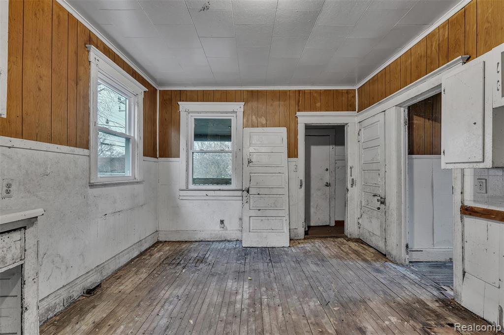 9333 Elsa Street, Detroit, MI 48214 — Photo 11