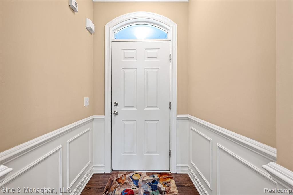 40450 JUNIPER Court, Clinton Twp, MI 48036 — Photo 2