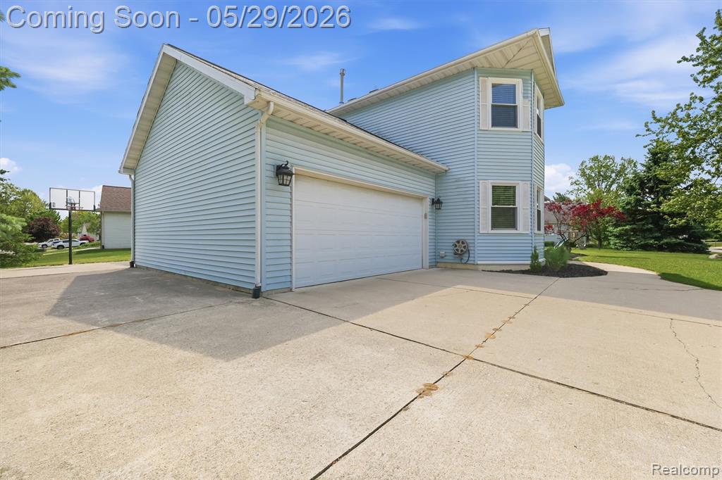 2360 Hickory Circle Drive, Howell, MI 48855 — Photo 34