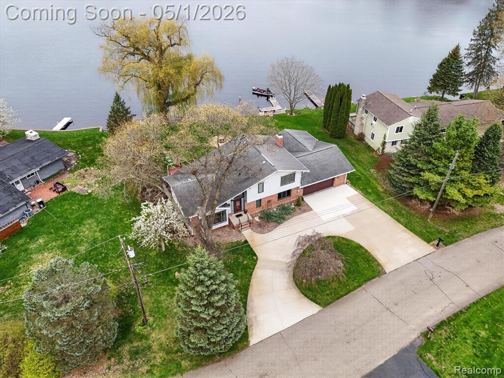 7117 Capri Drive, White Lake, MI 48383 — Photo 38