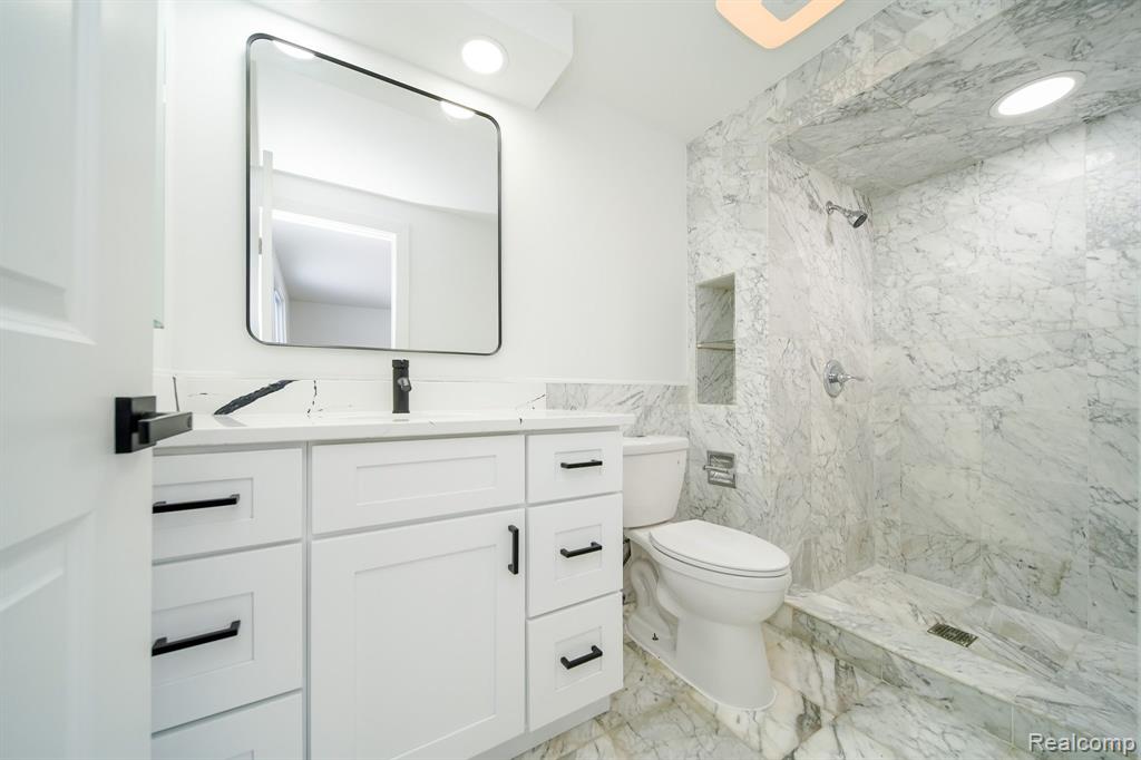 7359 SAINT AUBURN Drive, Bloomfield Hills, MI 48301 — Photo 77