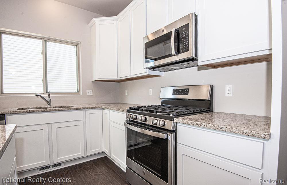 53188 Woodland, Chesterfield, MI 48047 — Photo 10