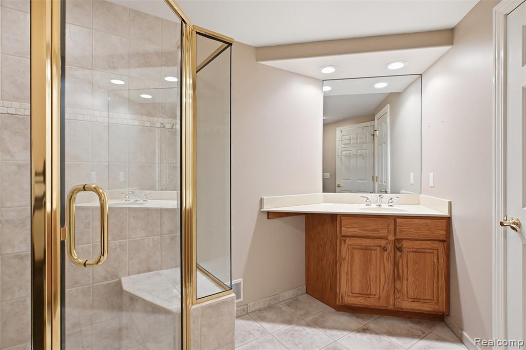 6228 Windemere Point, Brighton, MI 48116 — Photo 28