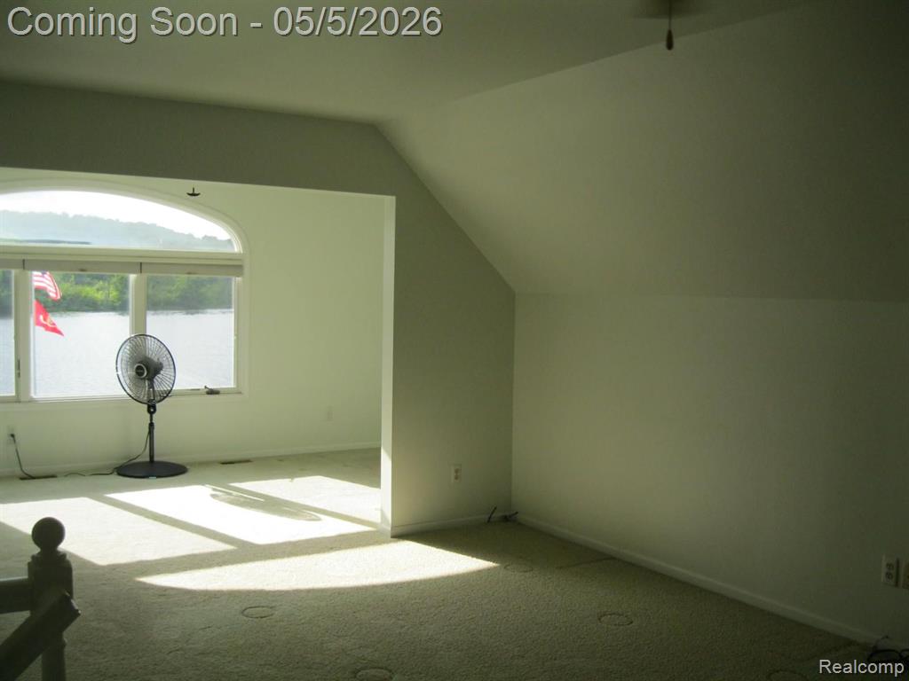 1873 LAKEVIEW Lane, Highland, MI — Photo 12