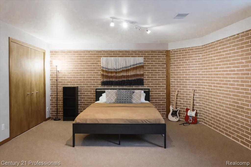 11413 Bancroft Court, Fenton, MI 48430 — Photo 33