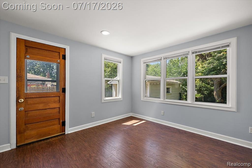 676 W Coy Avenue, Hazel Park, MI 48030 — Photo 12
