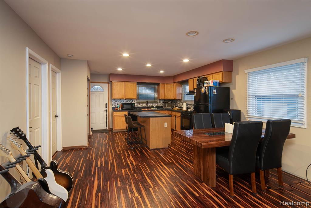 7920 DETROIT Boulevard, West Bloomfield, MI 48323 — Photo 11