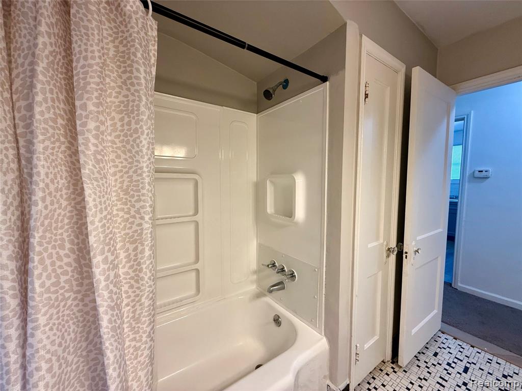7313 Grandville Avenue, Detroit, MI 48228 — Photo 16
