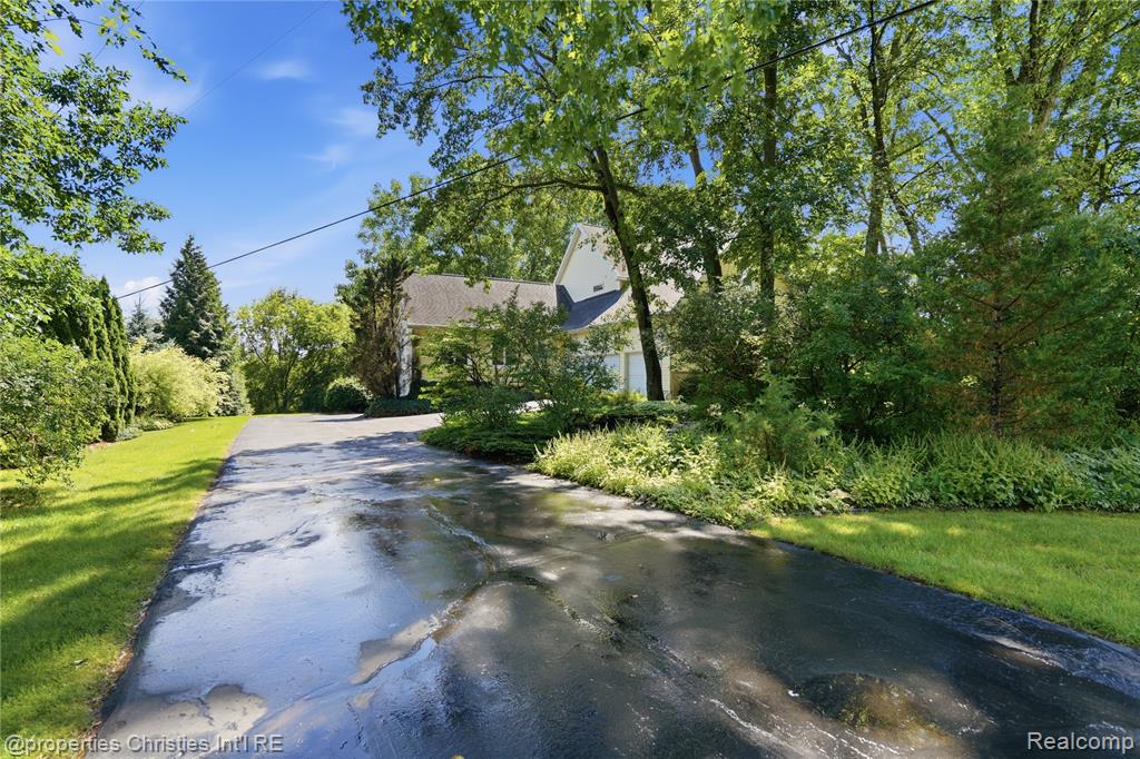 4462 Lily Drive, Howell, MI 48843 — Photo 3