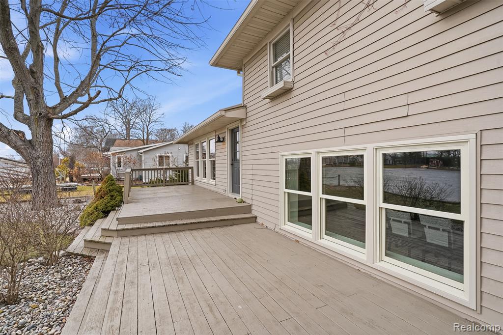 5370 Edgelake Drive, Pinckney, MI 48169 — Photo 34