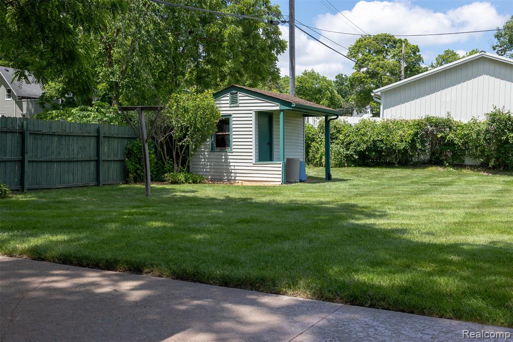 215 White Street, Imlay City, MI 48444 — Photo 3