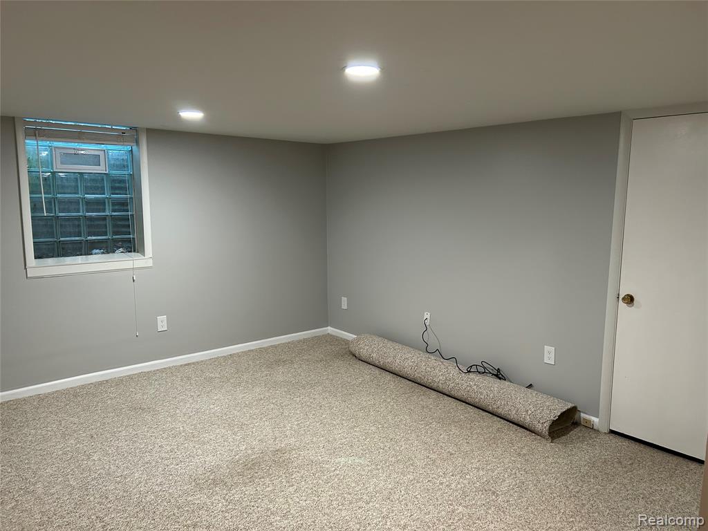718 Graefield Court, Birmingham, MI 48009 — Photo 17