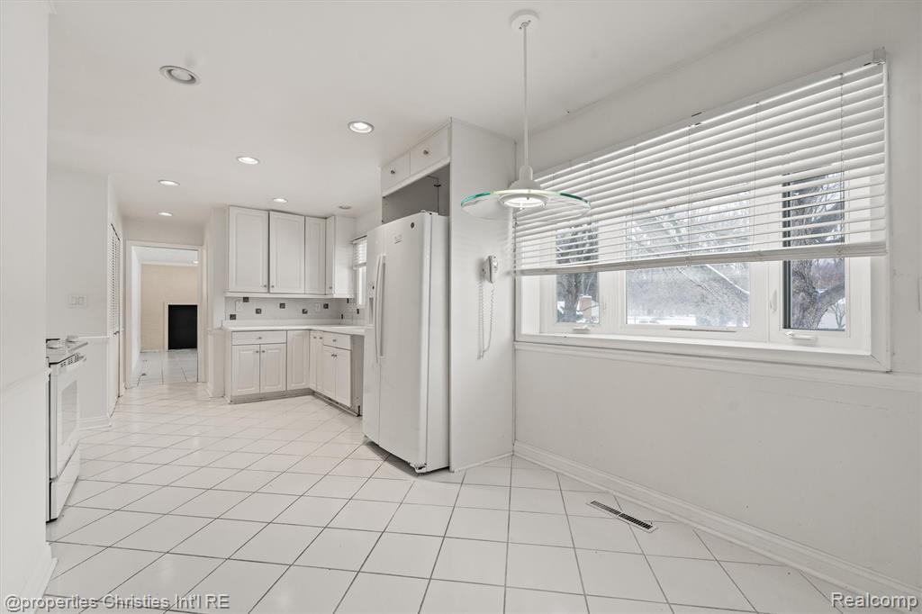 952 N Reading Road, Bloomfield Hills, MI 48304 — Photo 10