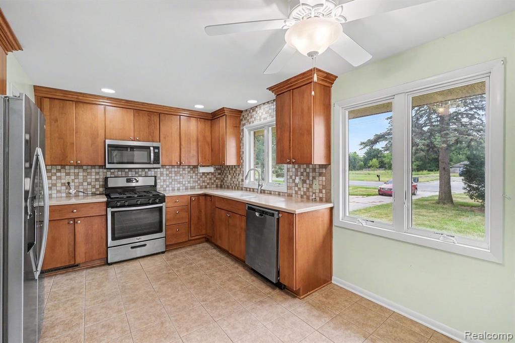 5199 Lapeer Road, Burton, MI 48509 — Photo 8