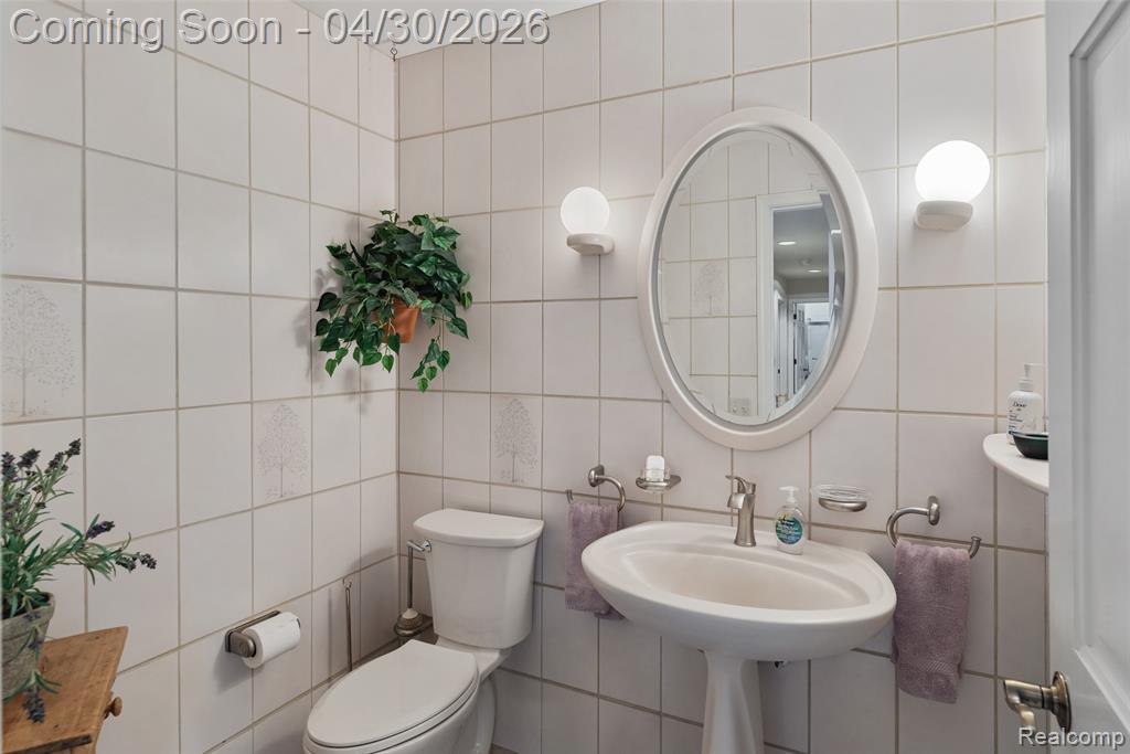 8412 Beacon Lane, Northville, MI 48168 — Photo 5