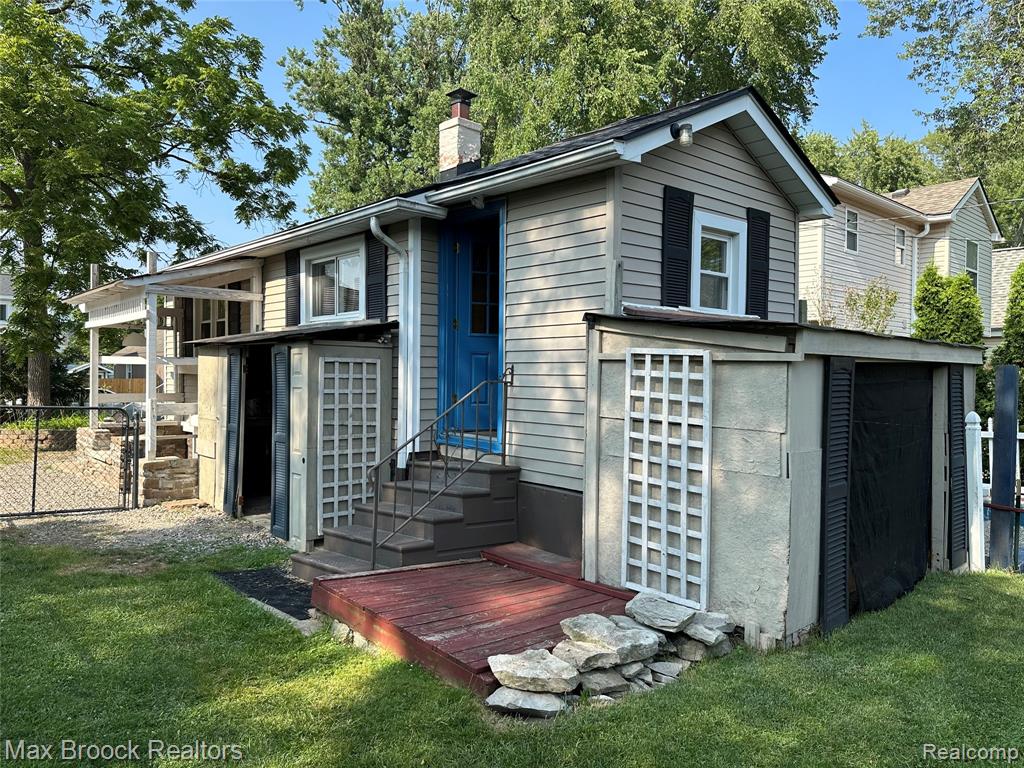 3057 Norcott Drive, Keego Harbor, MI 48320 — Photo 16