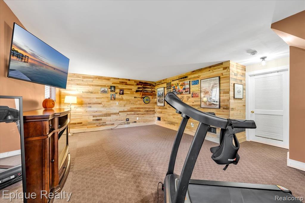 8156 Kenwick Drive, White Lake, MI — Photo 13