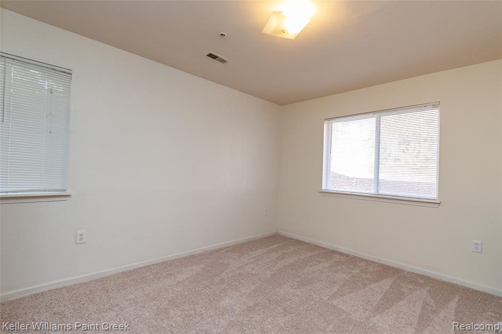 867 Amanda Lane, Pontiac, MI 48340 — Photo 15