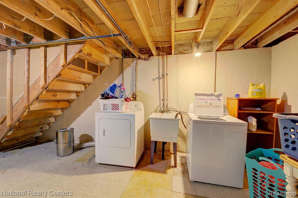 41702 BEDFORD Drive, Canton, MI 48187 — Photo 22
