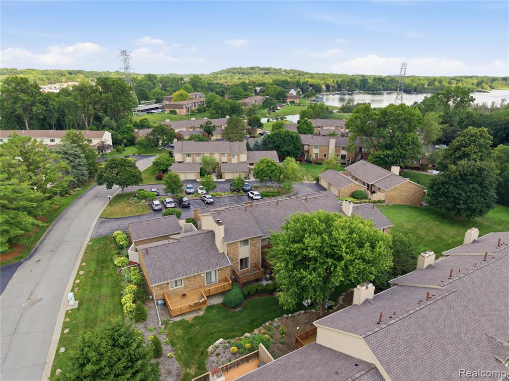 5736 Woodland View, Clarkston, MI — Photo 48