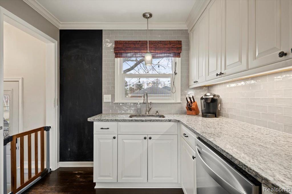 524 E LA SALLE Avenue, Royal Oak, MI 48073 — Photo 18