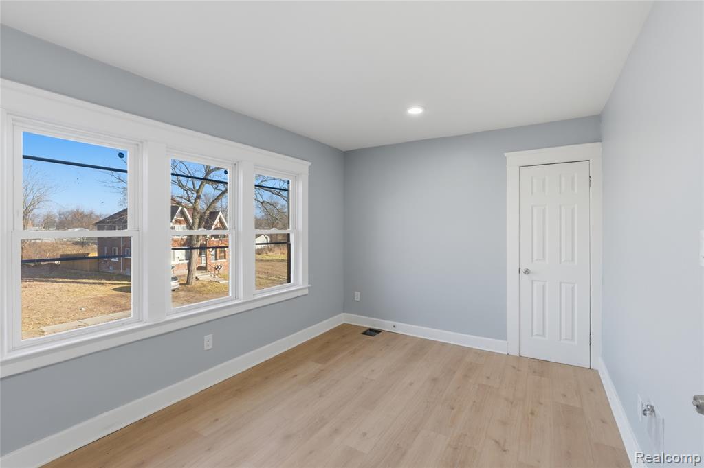 517 W Hollywood, Highland Park, MI 48203 — Photo 11