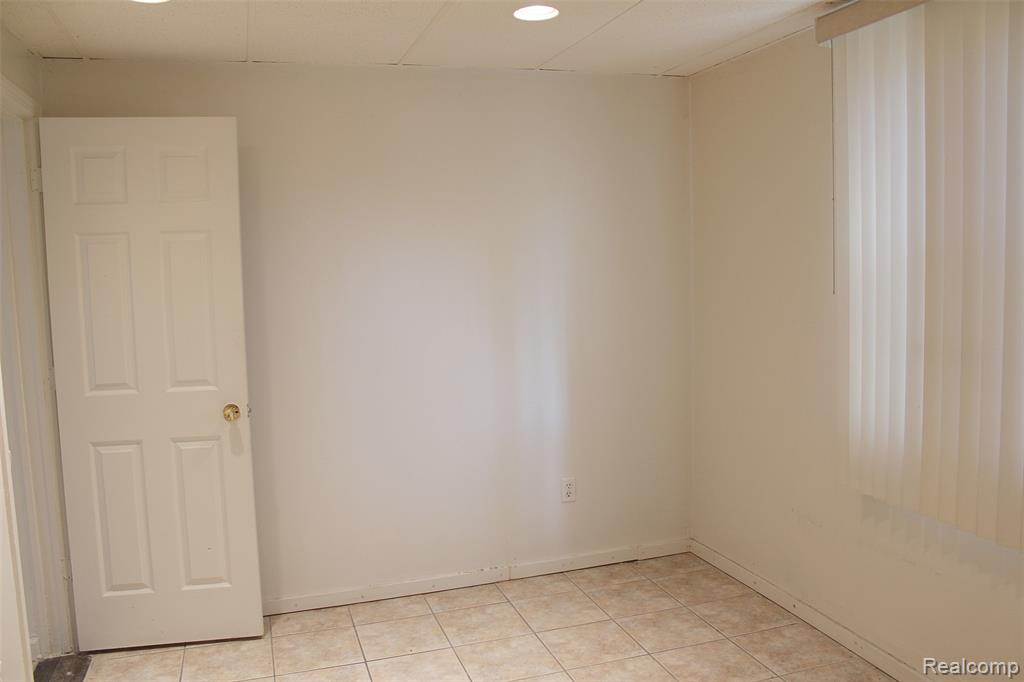 43267 UTICA Road, Sterling Heights, MI 48314 — Photo 12