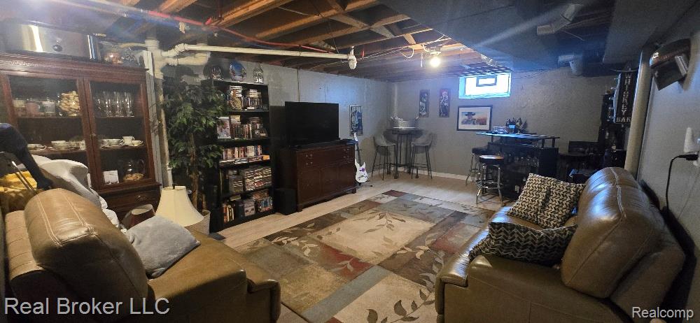 6861 Burnly Street, Garden City, MI — Photo 11