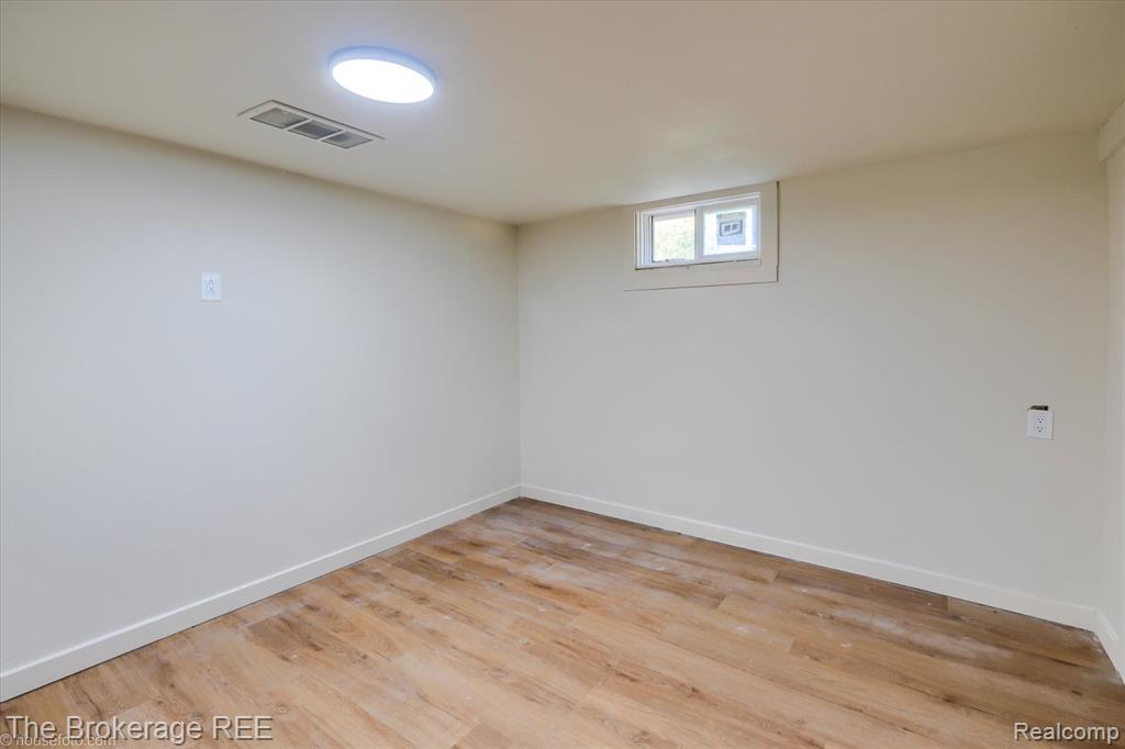 1401 Hillside Drive, Flint, MI 48532 — Photo 36