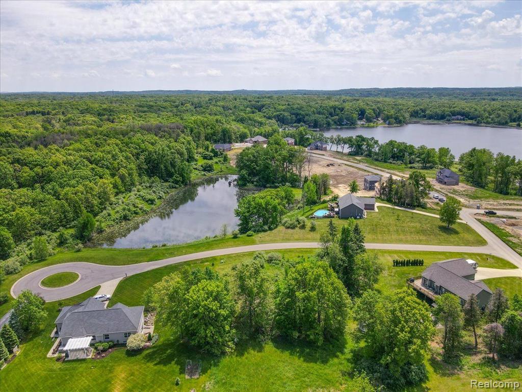 715 ORCHARD RIDGE Court, Ortonville, MI 48462 — Photo 31