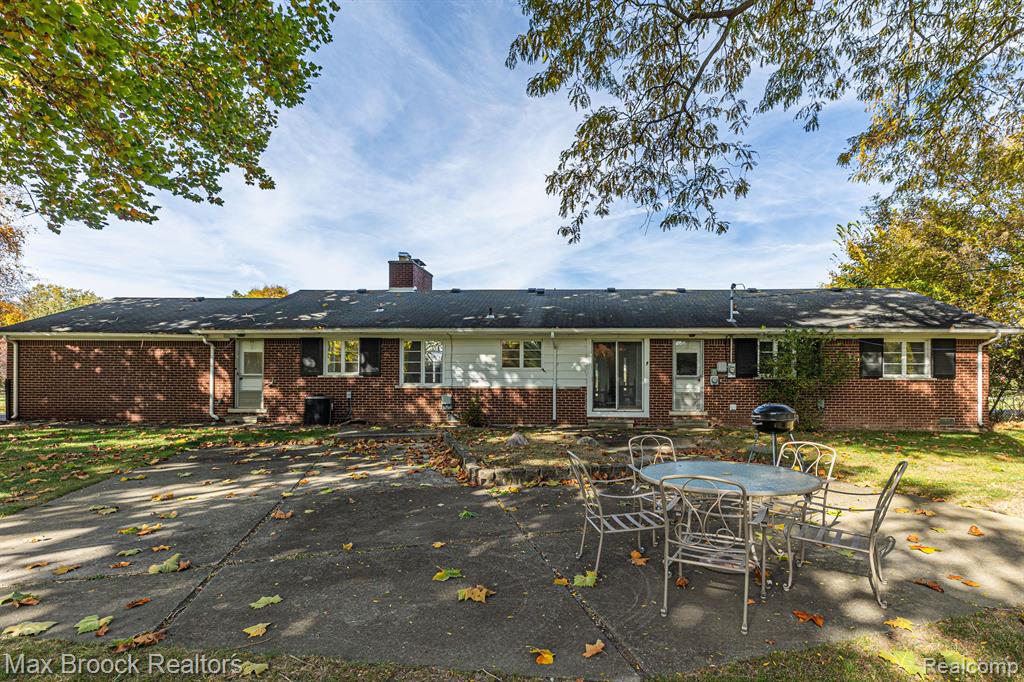 4823 WYE OAK Road, Bloomfield Hills, MI 48301 — Photo 19