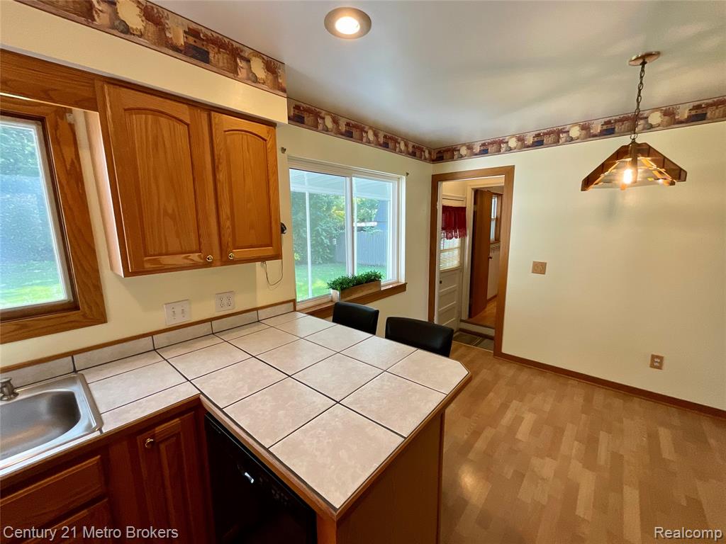 6272 Elro Street, Burton, MI 48509 — Photo 15
