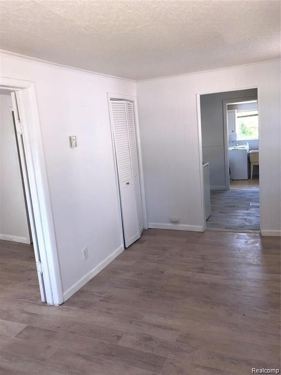 6641 FENTON Street, Dearborn Heights, MI 48127 — Photo 2