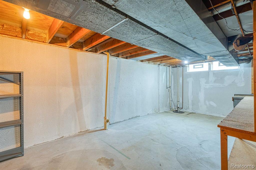 26188 SUMMERDALE Drive, Southfield, MI 48033 — Photo 33