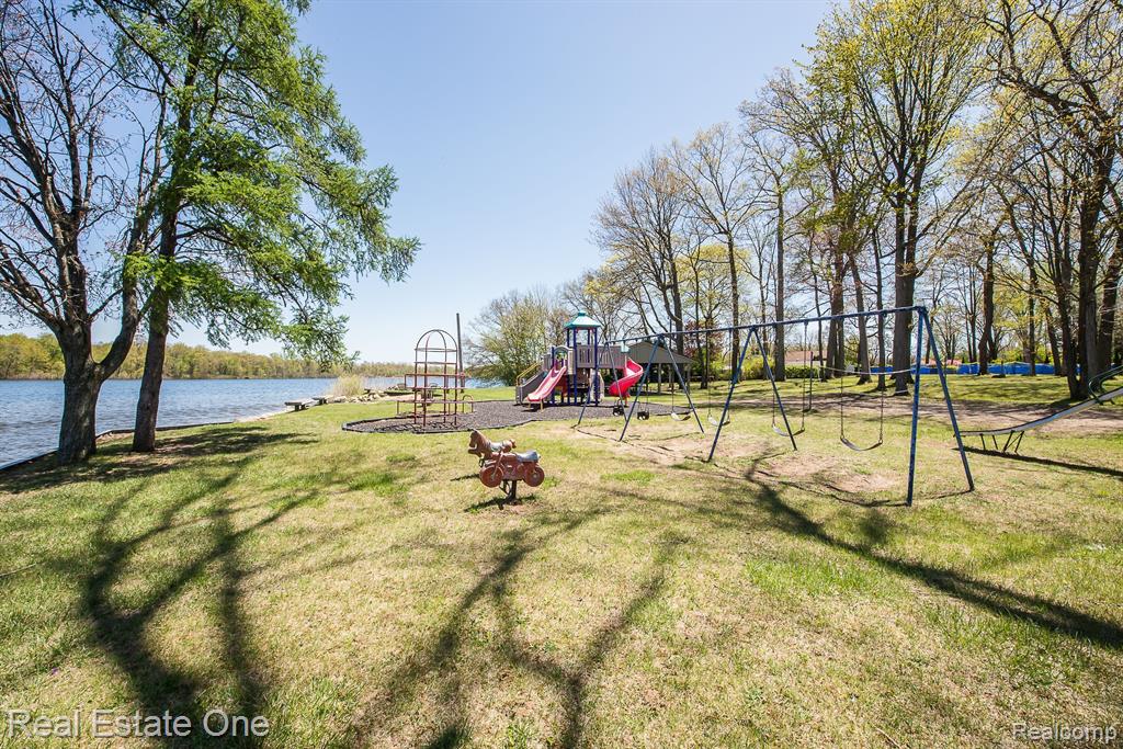 7311 BISCAYNE Court, White Lake, MI 48383 — Photo 50
