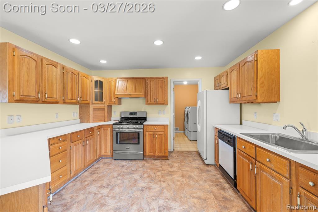 8118 Emerald Lane W, Westland, MI — Photo 6
