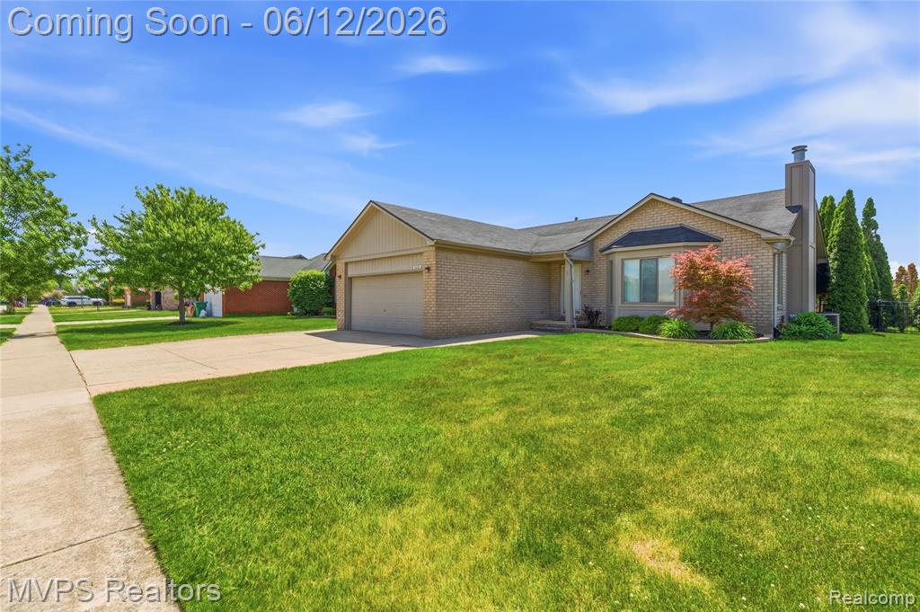21618 Sue Ellen Drive, Macomb, MI 48044 — Photo 26