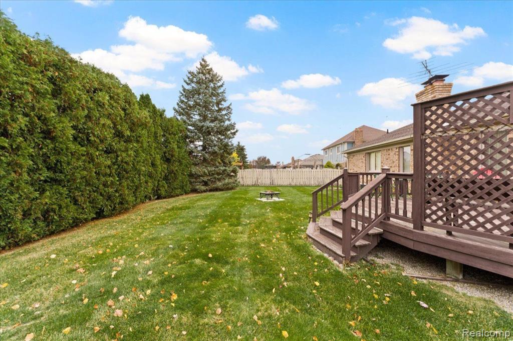 40643 WOODSIDE Drive, Clinton Twp, MI 48038 — Photo 24