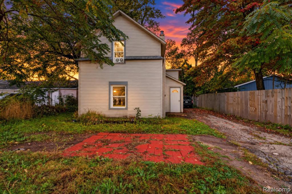1813 Center Street, Kalamazoo, MI 49048