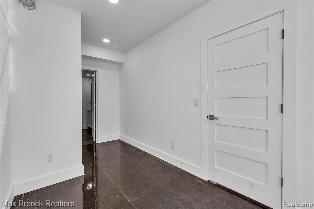 51 E Shevlin Avenue, Hazel Park, MI 48030 — Photo 26