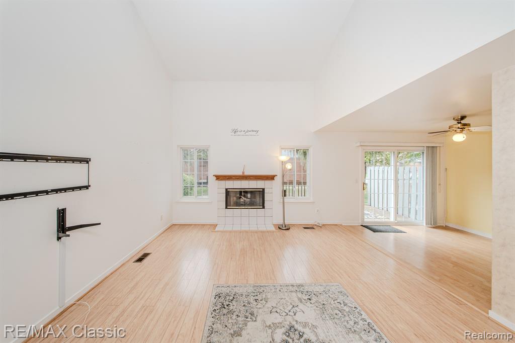 514 WINWOOD Circle, Walled Lake, MI 48390 — Photo 4
