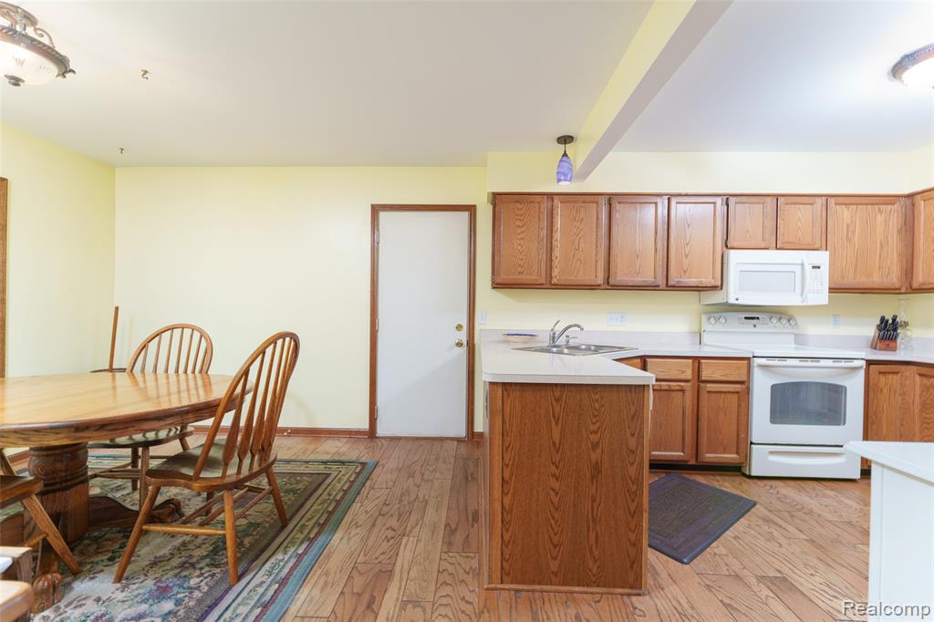 7511 Welle Road, Brighton, MI 48116 — Photo 11