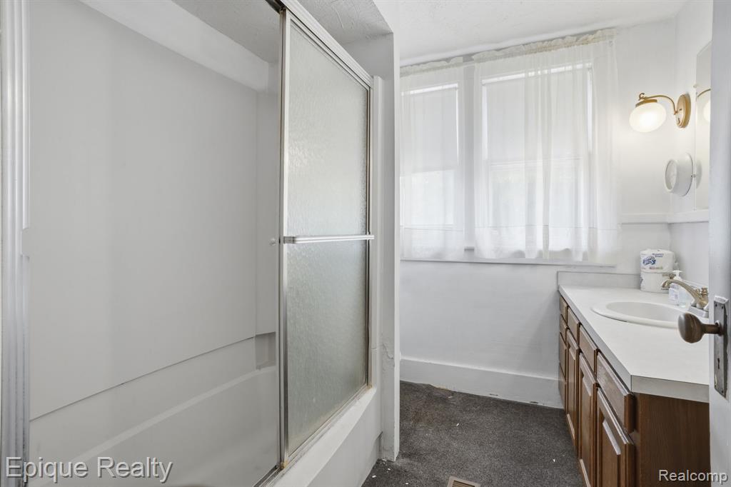819 Tunnel Street, Port Huron, MI 48060 — Photo 13