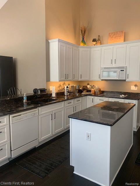 41473 TWAIN, Novi, MI 48377 — Photo 8