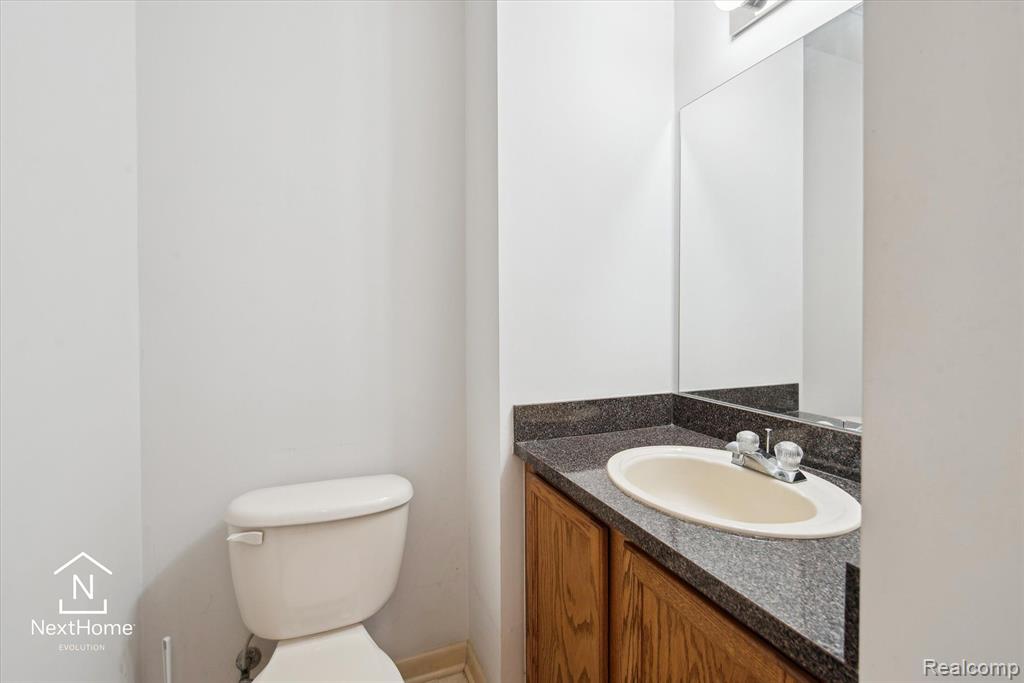 23490 READING, Trenton, MI 48183 — Photo 13