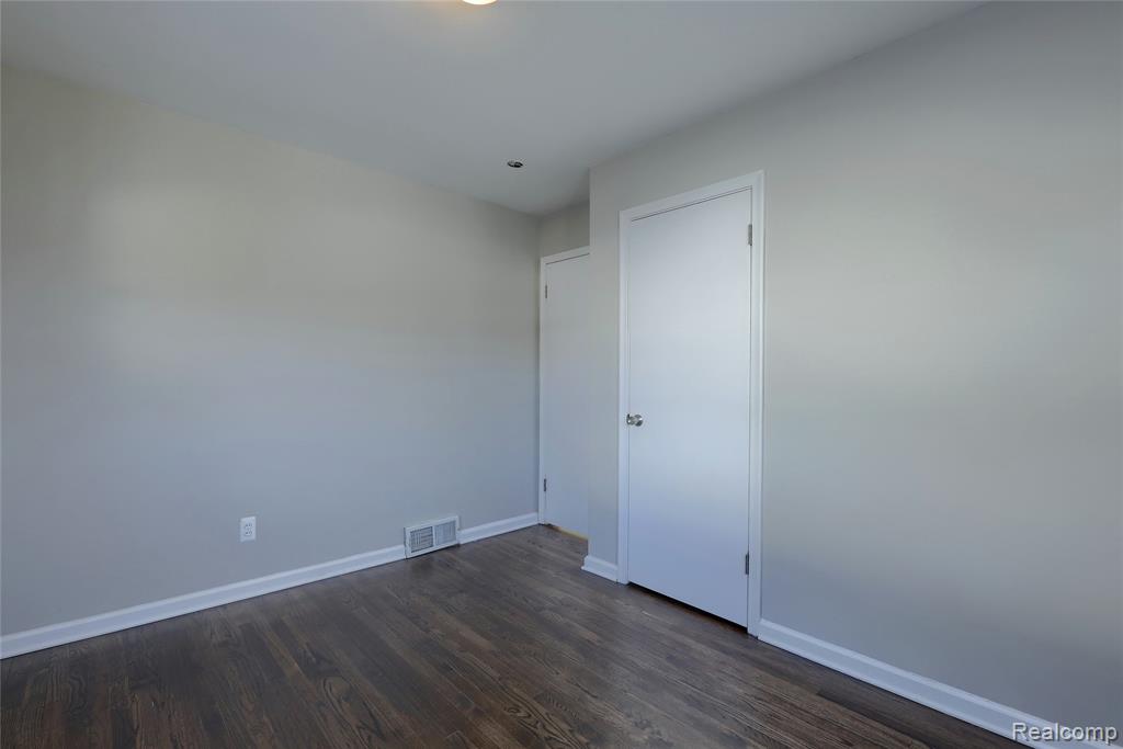 24907 Brittany Avenue, Eastpointe, MI 48021 — Photo 15