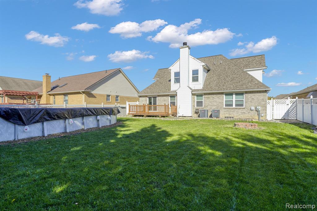 811 SAINT JOHNS Boulevard, Lincoln Park, MI 48146 — Photo 30