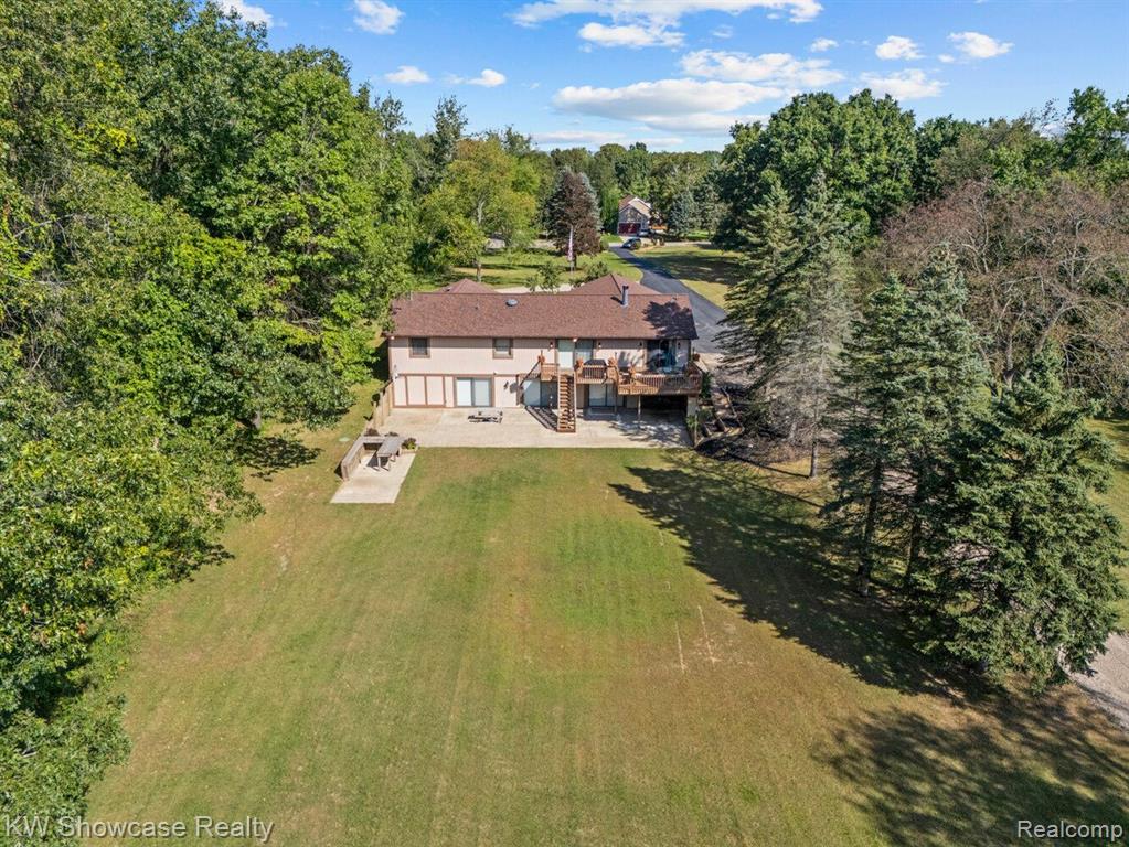 766 WHITE HOUSE Drive, Highland, MI 48356 — Photo 64
